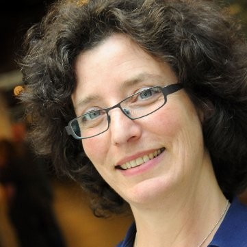 Dr. Celine Schweizer